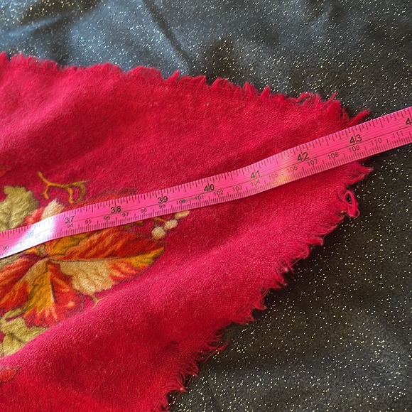 Red Floral Accent Scarf - Picture 6 of 6